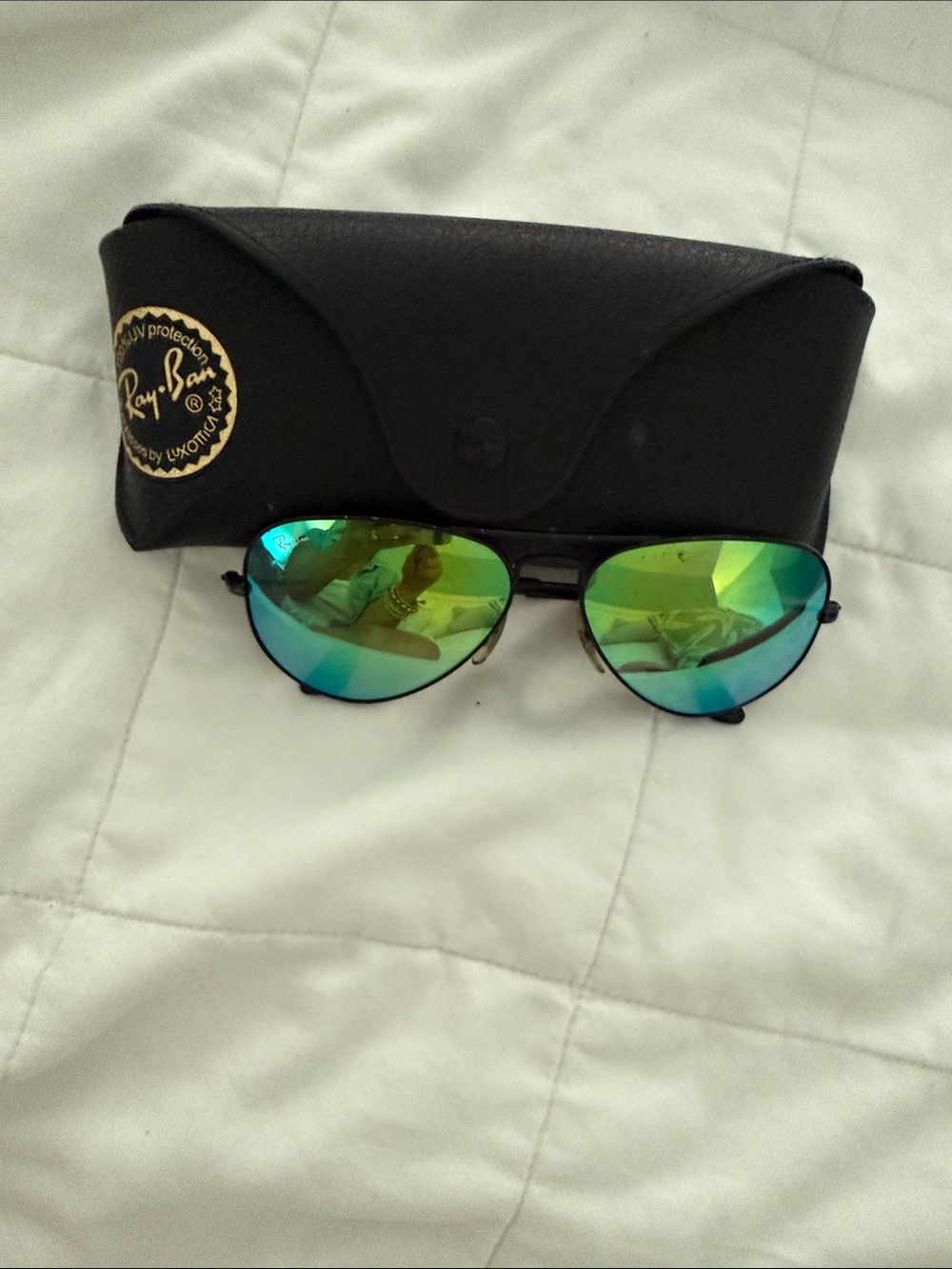 Ray-Ban Aviator Sunglasses with blackish green Mirrored Lenses and Black Frame